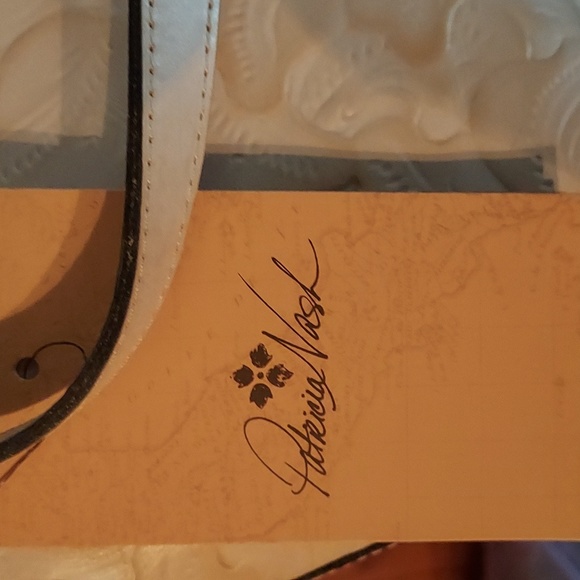 Patricia Nash Poppy Tote..NWT - Picture 7 of 8